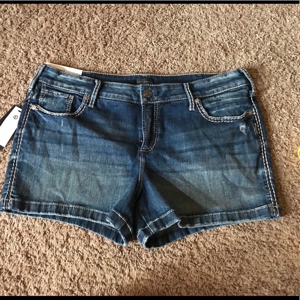 Women’s Silver Jeans Elyse Shorts Size 32 35/36